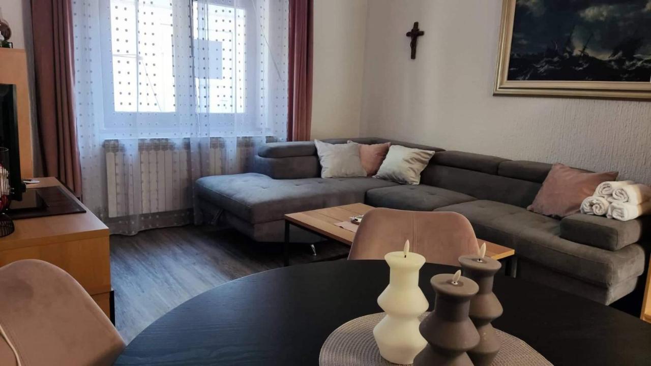 Villa Pagar - With Jacuzzi - Renovated In 2022 ปอฟเลียนา ภายนอก รูปภาพ