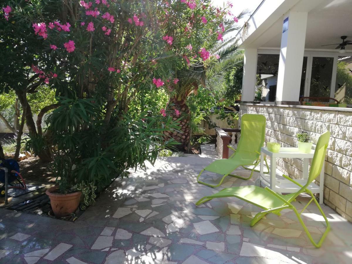 Villa Pagar - With Jacuzzi - Renovated In 2022 ปอฟเลียนา ภายนอก รูปภาพ